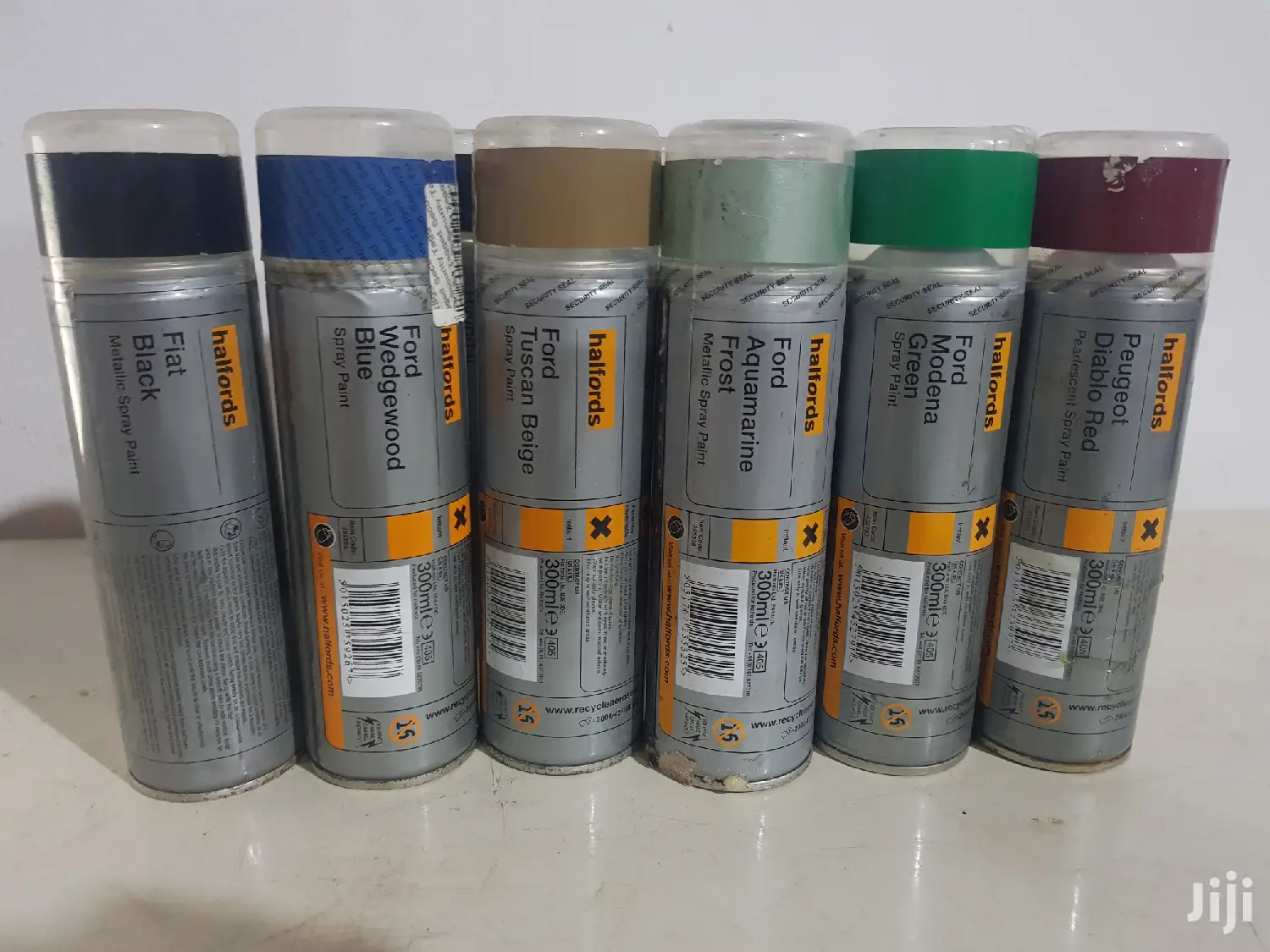 Genuine Halfords Can Spray Paint For Cars, Furniture in Oyarifa