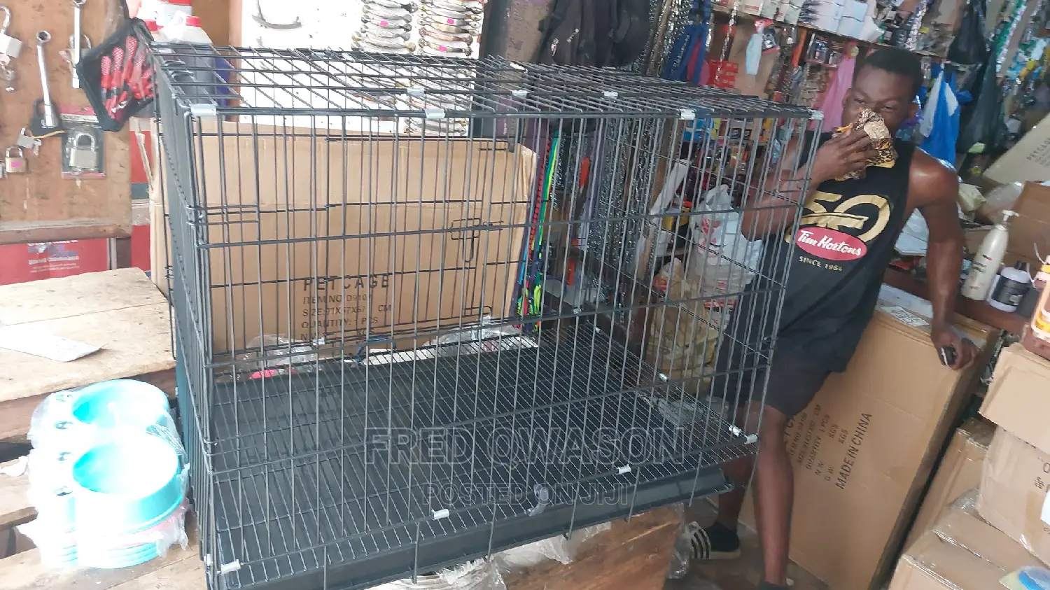 36" Metallic Dog Cage in Accra Metropolitan Pet Accessories, Fred