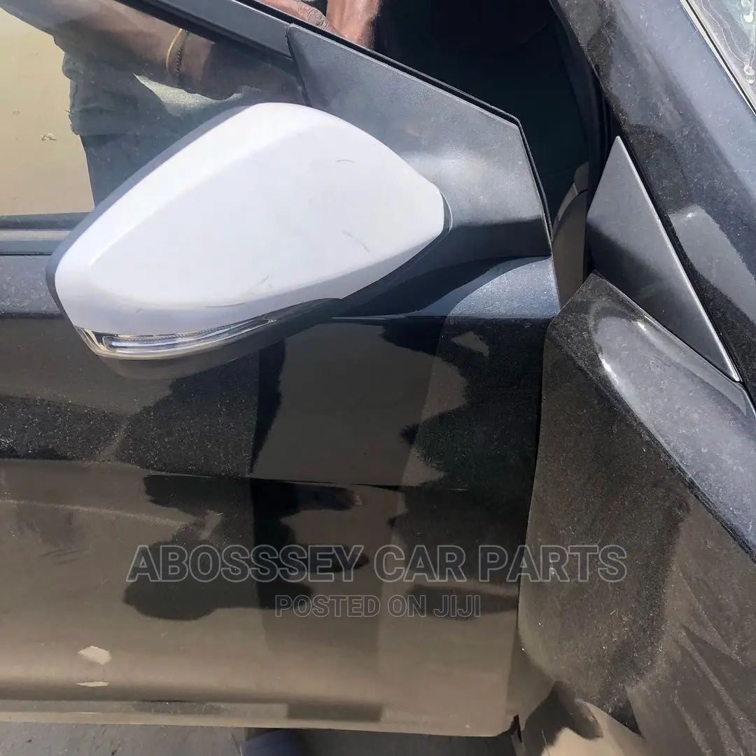 Elantra Side Mirror Replacement Available in Abossey Okai Vehicle