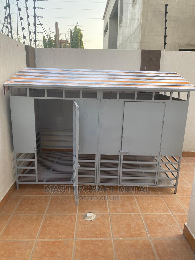 dog house in steel