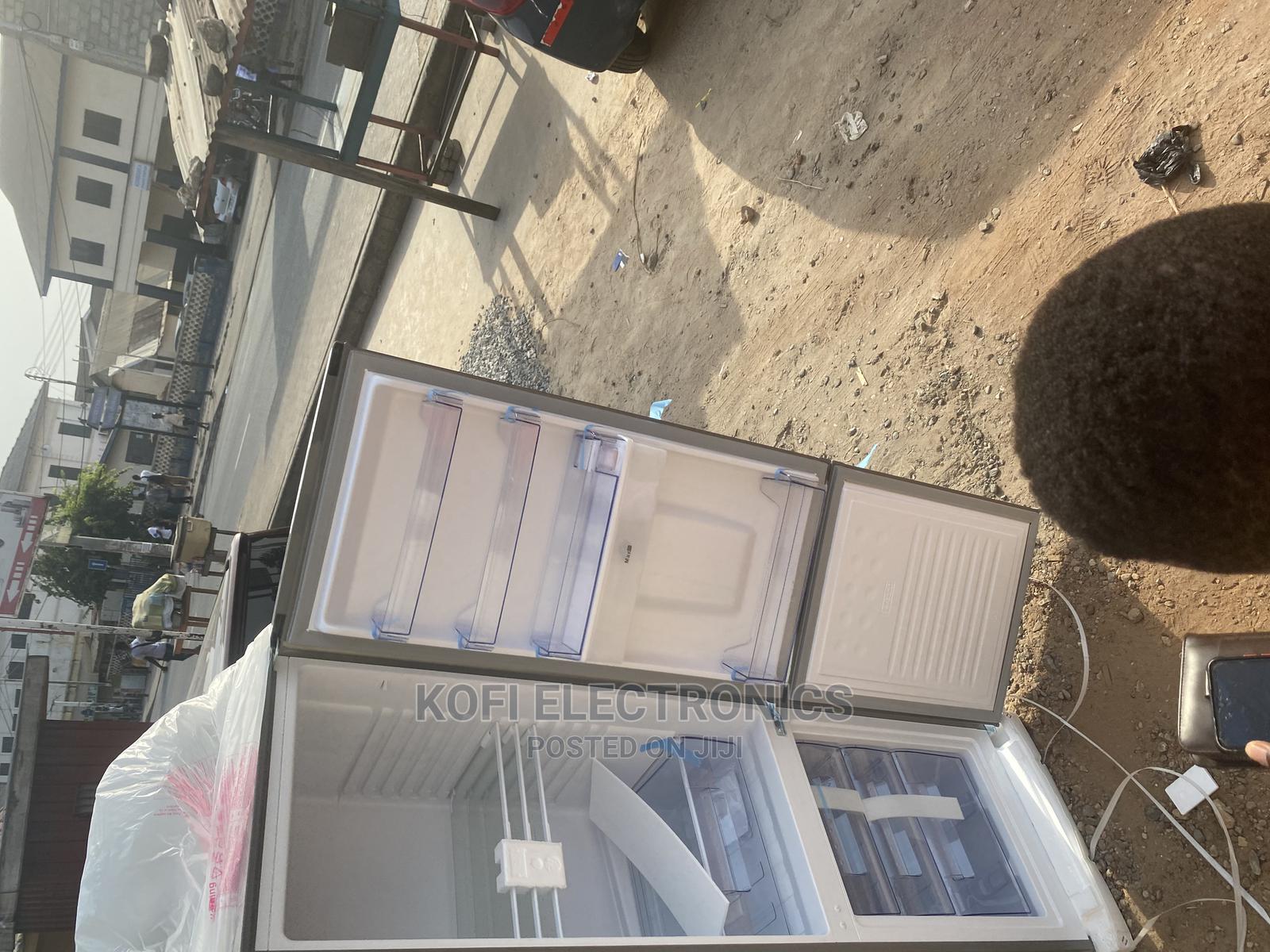 EcoFriendly 267litres Pearl Refrigerator W/Water Dispenser in Adabraka