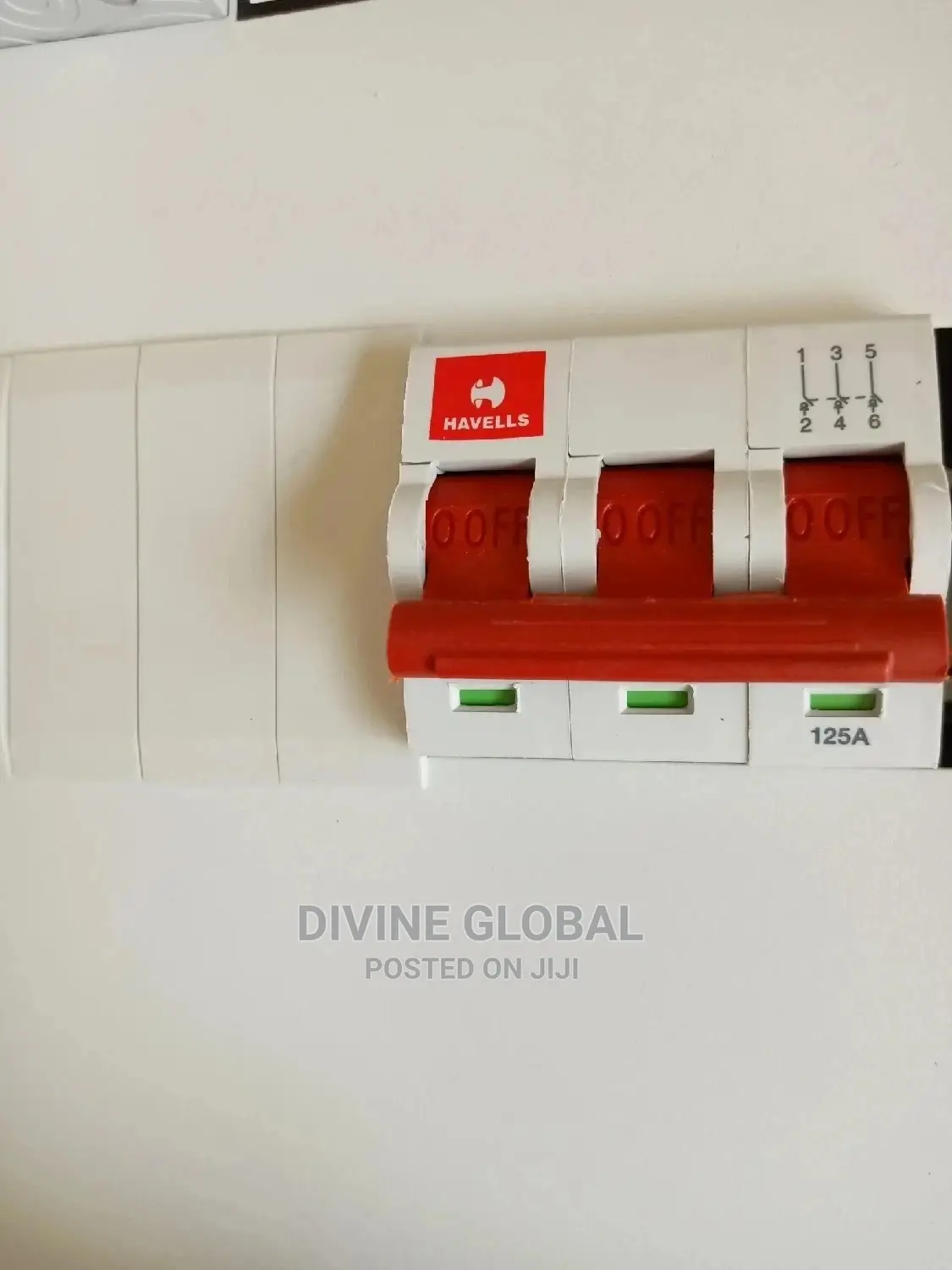 8way 3phase Distribution Board Havells Main Switch in Accra