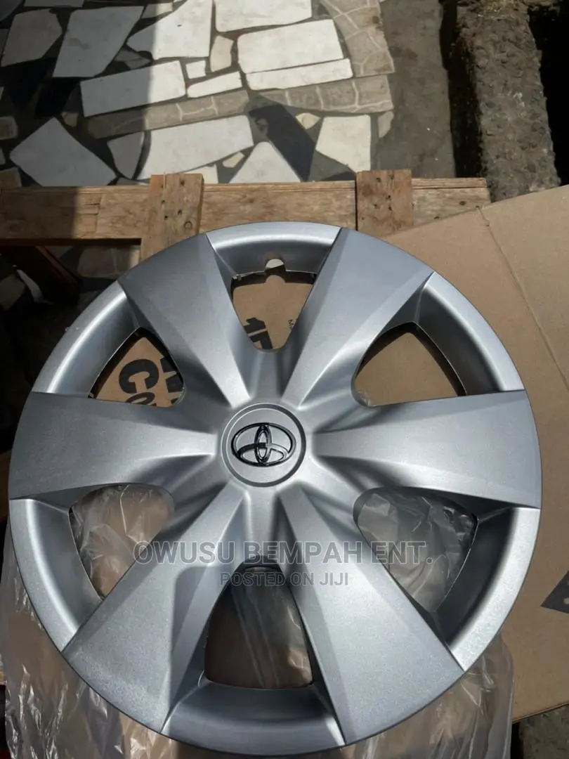 Toyota Wheel Covers Yaris in Abossey Okai Vehicle Parts & Accessories