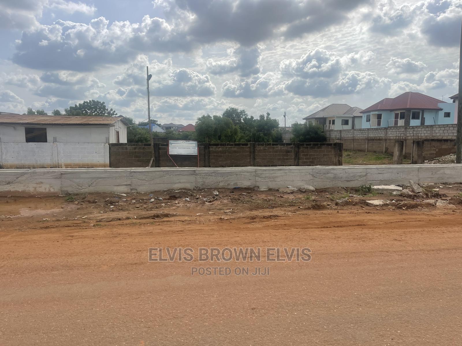 6 Plots of Roadside Land for Sale at NmaiDzorn in East Legon