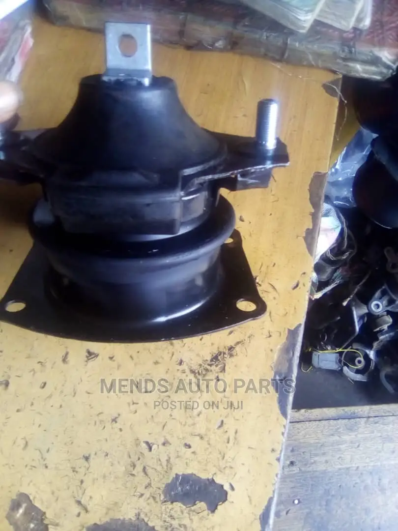 Honda Pilot Engine Seat Mount in Abossey Okai Vehicle Parts
