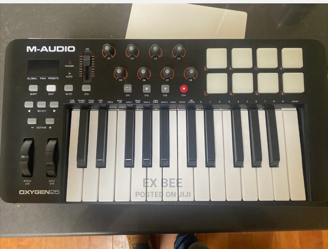 M Audio Oxygen 25 IV USB Keyboard And Pad MIDI Controller in East
