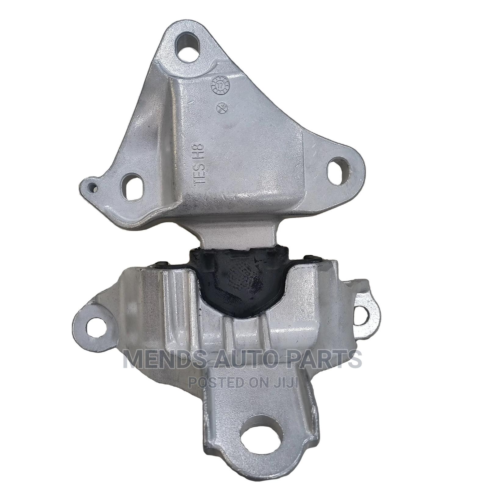 Archive Honda Civic 2016 Gearbox Seat Mount Original in Abossey Okai