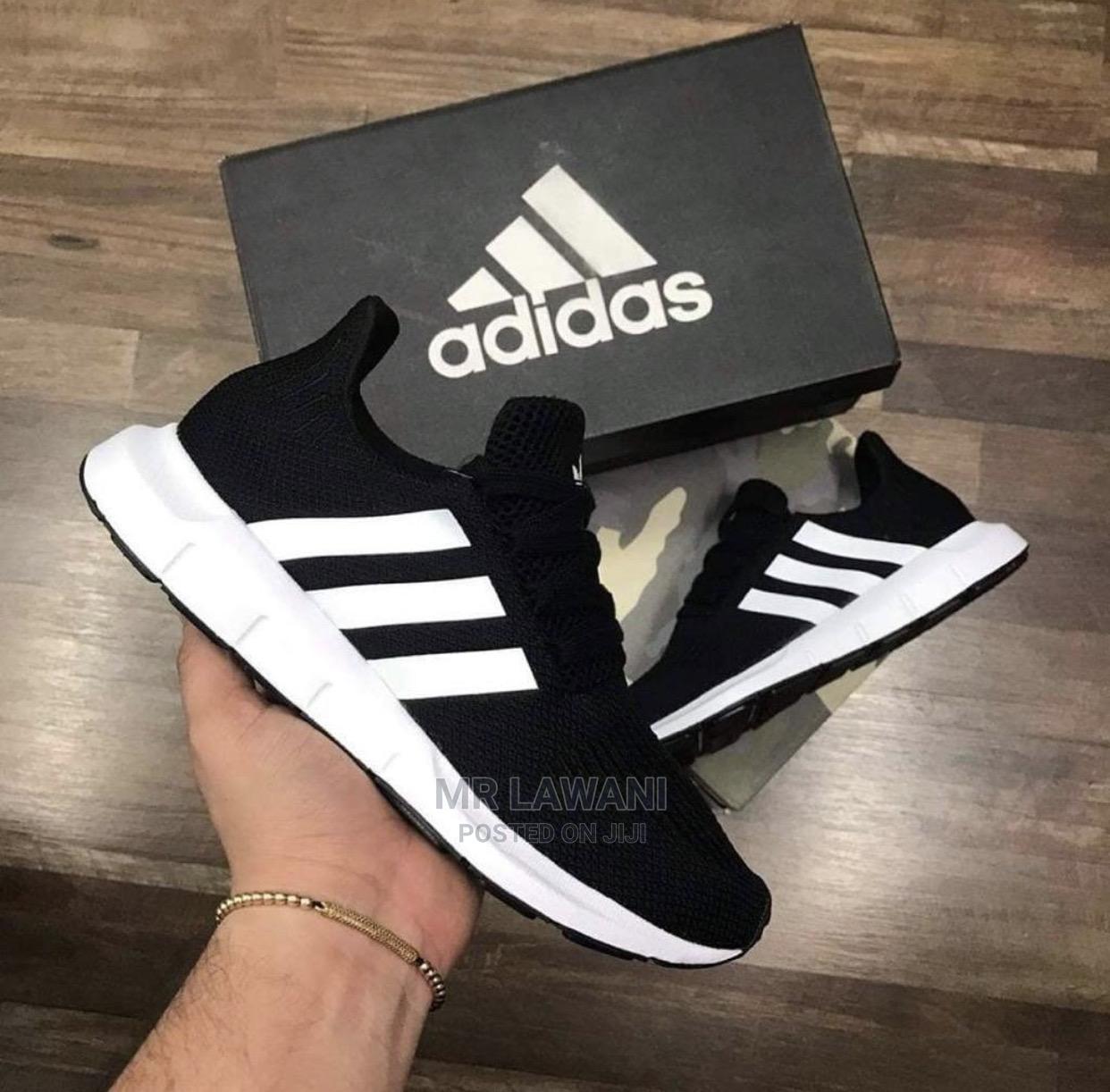 Adidas Swift Runner. in Dansoman Shoes, Mr Lawani Collection Jiji