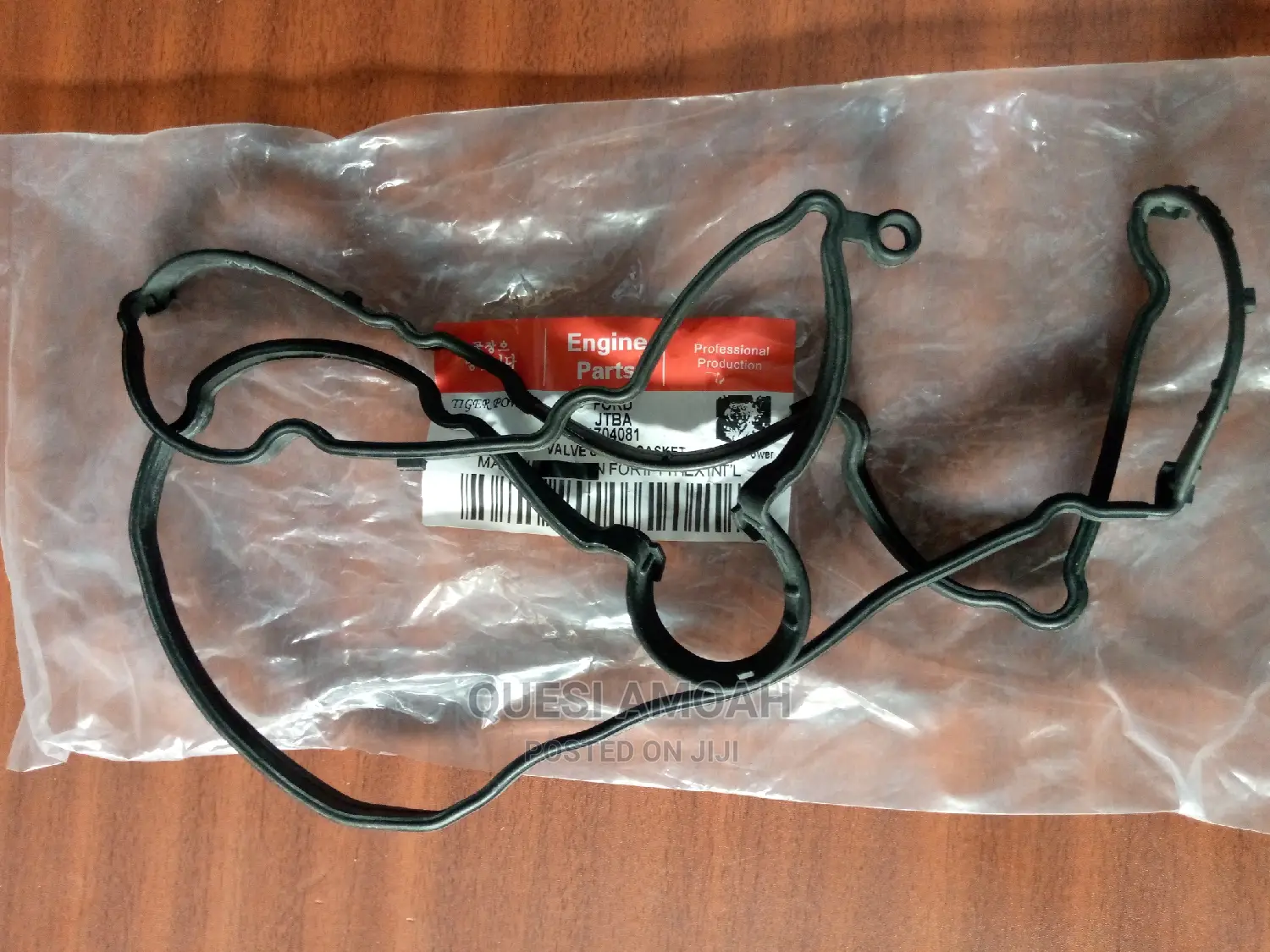 Ford Escape.6L 4L Valve Cover Gasket. in Abossey Okai Vehicle Parts