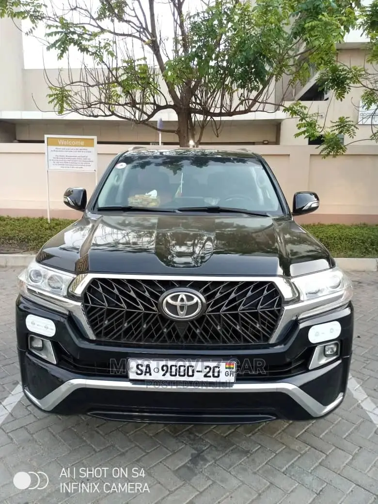 Rent a Car. LandCruisers V8 for Rent With a Driver Included in Accra Metropolitan Rental