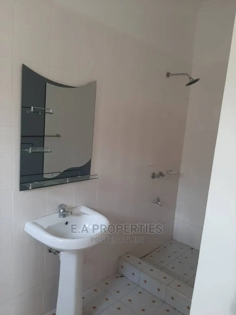 4bdrm House in E a Properties, Ghana Flag for Rent in Ghana Flag