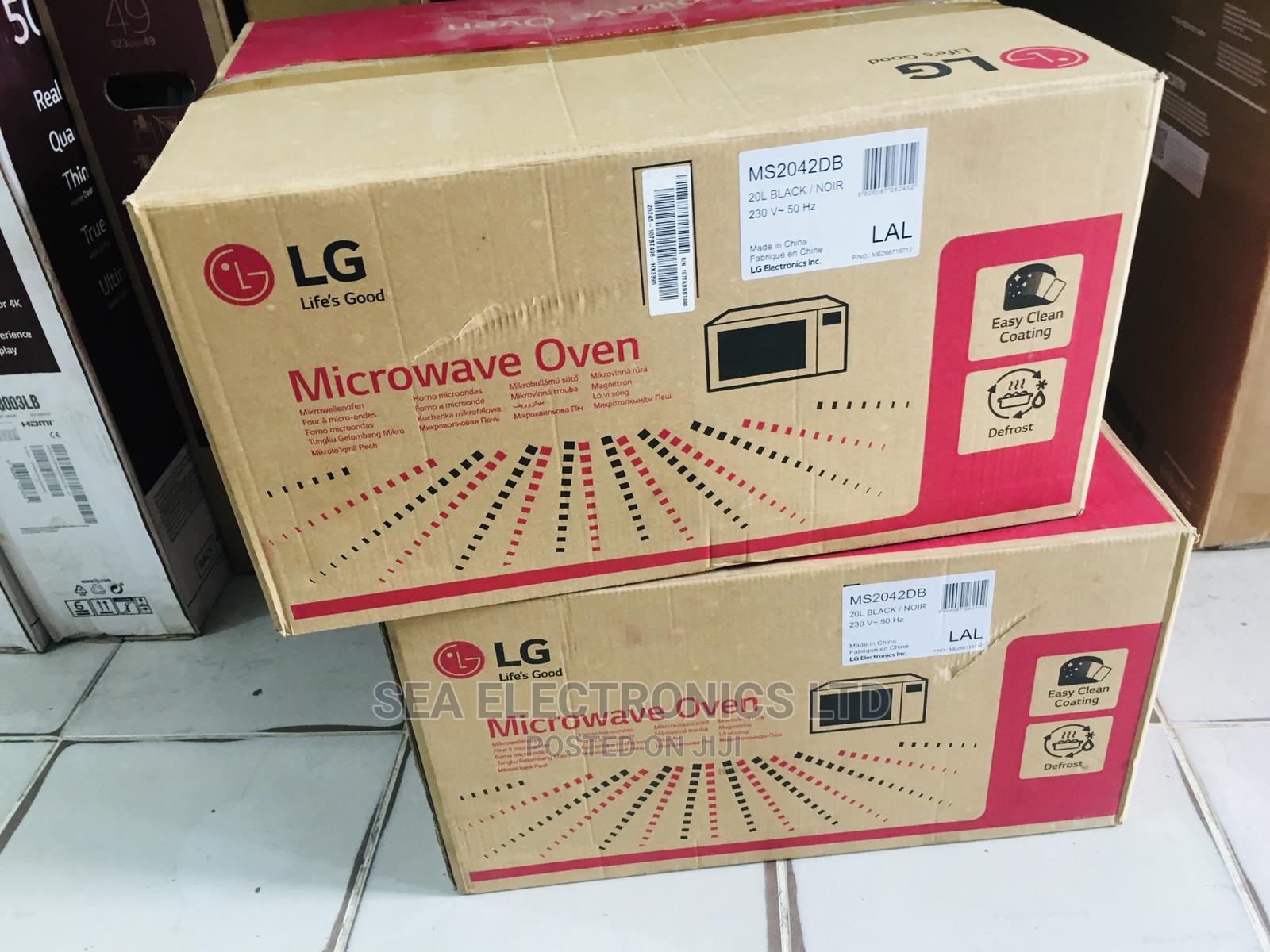 LG 20 Liter “Solo” Microwave Oven, Black in Adabraka Kitchen