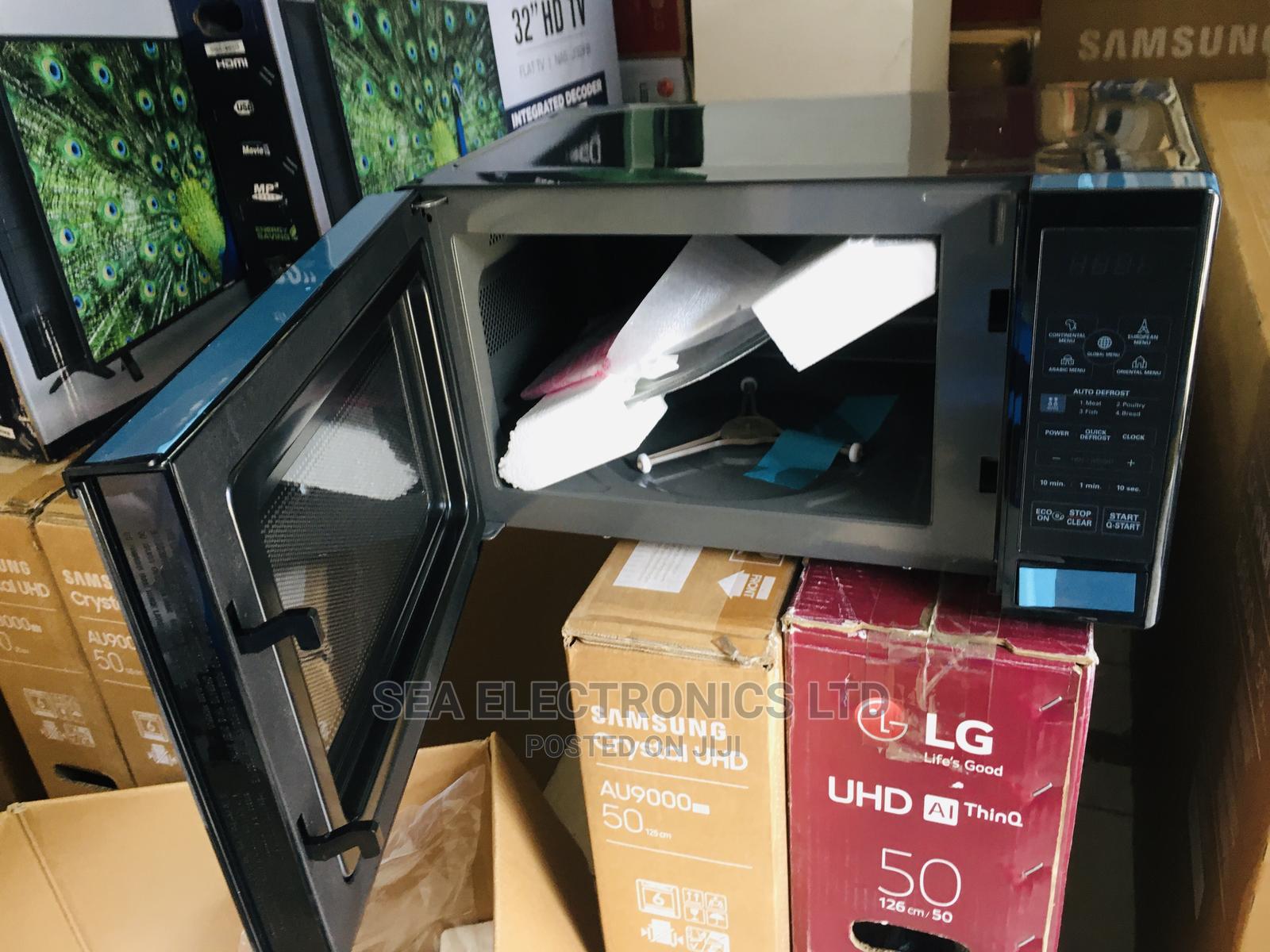 LG 20 Liter “Solo” Microwave Oven, Black in Adabraka Kitchen