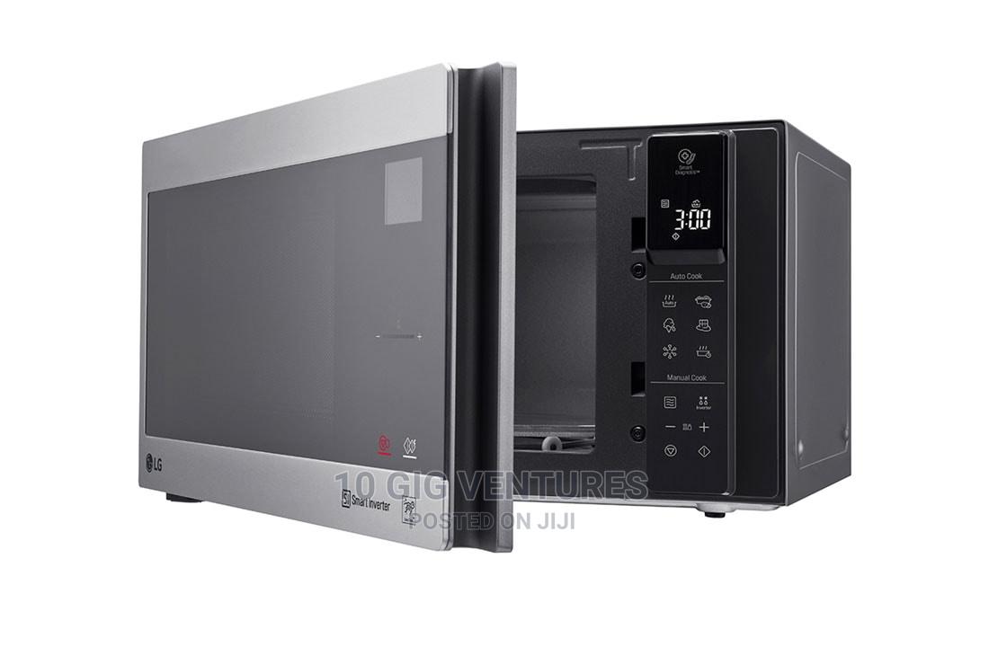 42L Smart Inverter Technology Microwaves Oven in Adabraka Kitchen