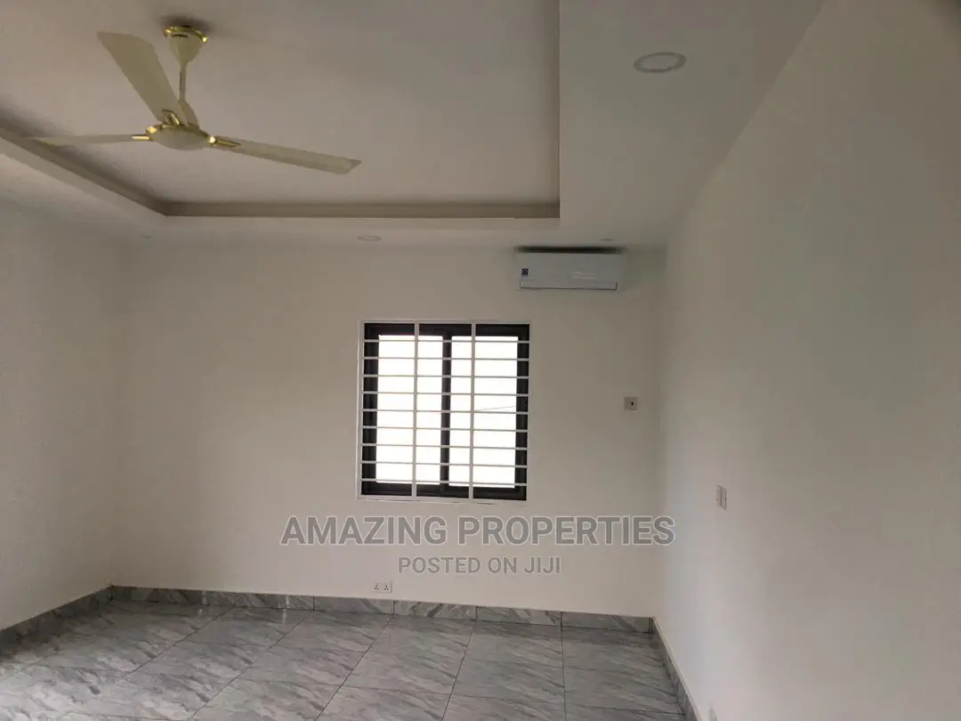 4bdrm House in Lake Side Estate for Sale in Lake Side Estate Houses