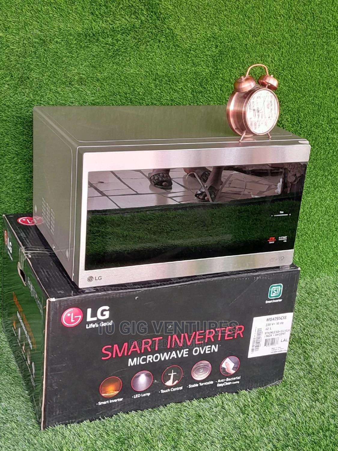 LG MS4295CIS 42 Litres Solo Neochef Smart Inverter Microwave in