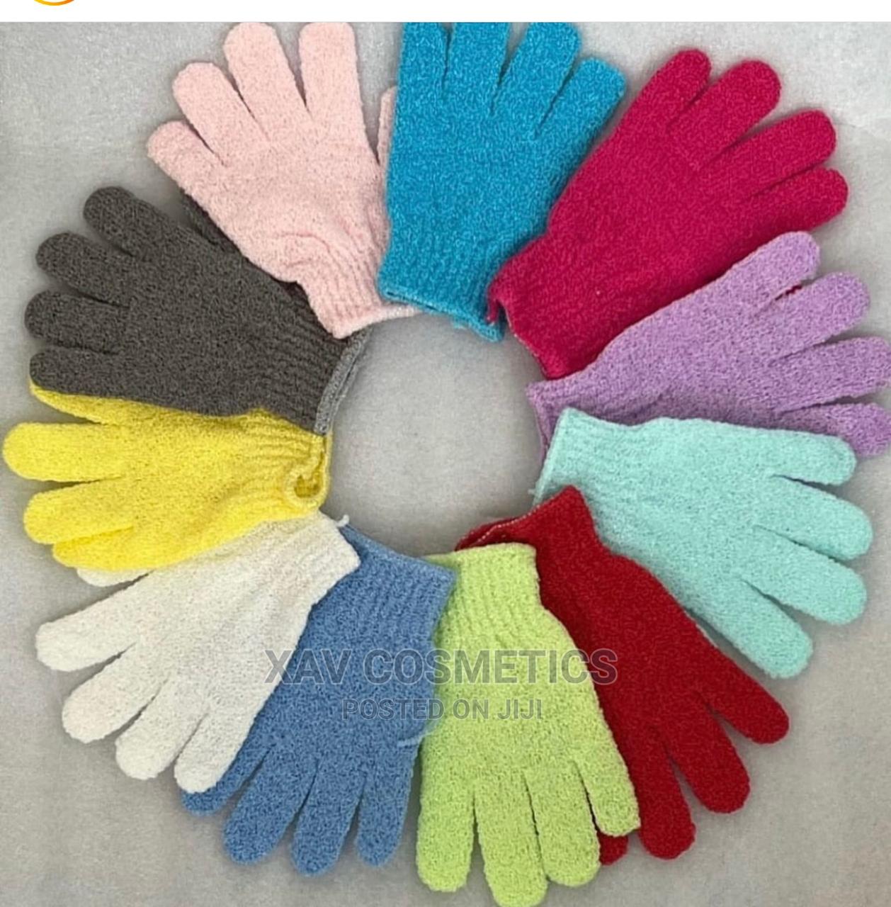 Exfoliating Gloves in Madina Skincare, Xav Cosmetics