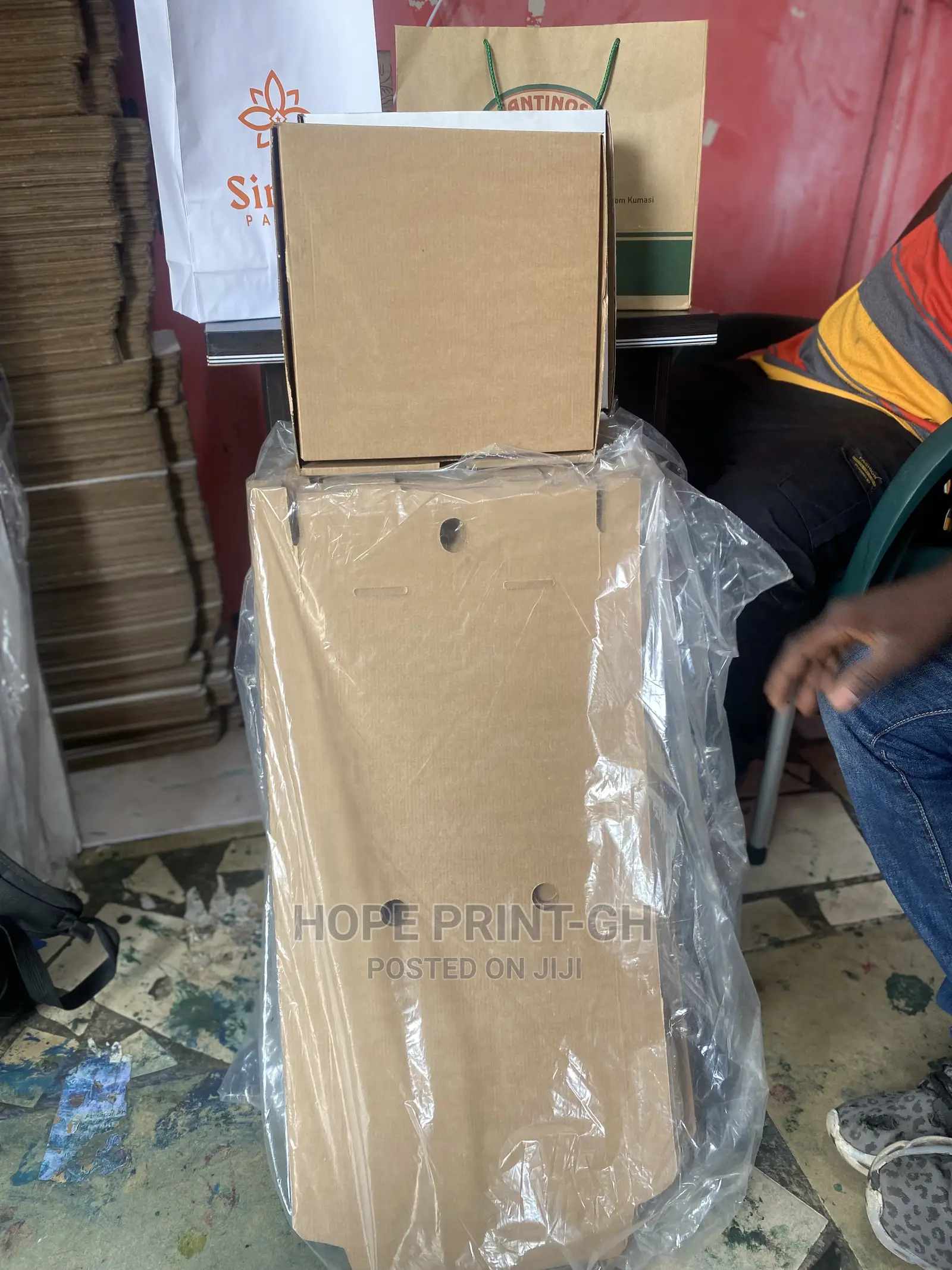 Brown Pizza Boxes for Sale in Accra New Town Other Services, Hope Netsi