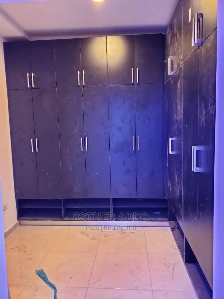 4bdrm Duplex in Lake Side Estate for Sale in Lake Side Estate Houses