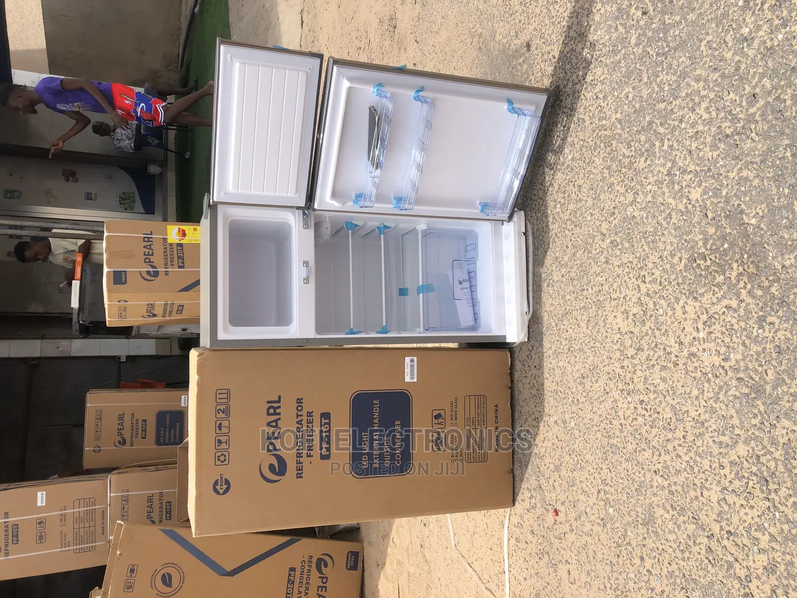 95litres Pearl PF16T Table Top Double Door Fridge in Accra