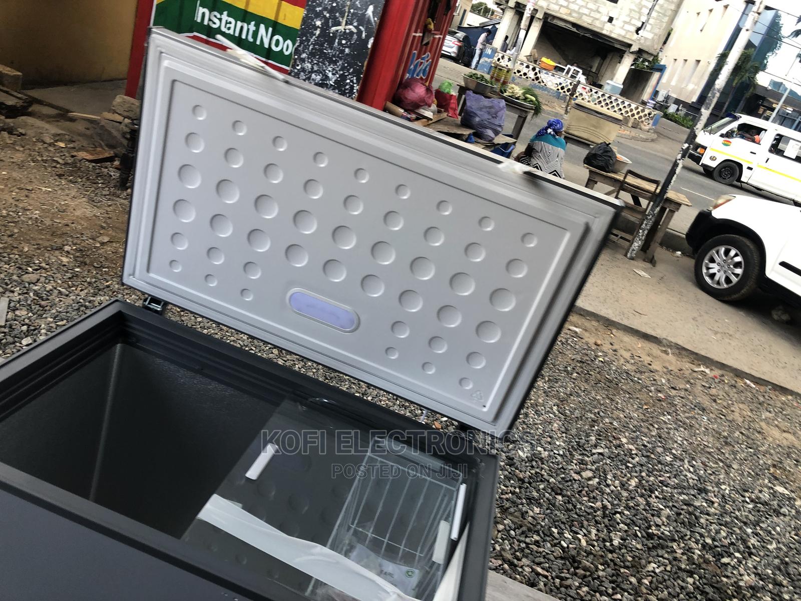 In Built Stabilizer Pearl 251liter Single Door Chest Freezer in