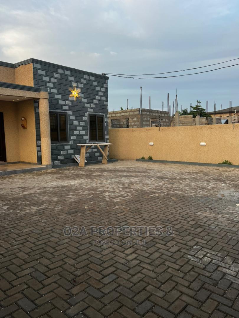 3bdrm House in Lake Side Estate for Sale in Lake Side Estate Houses