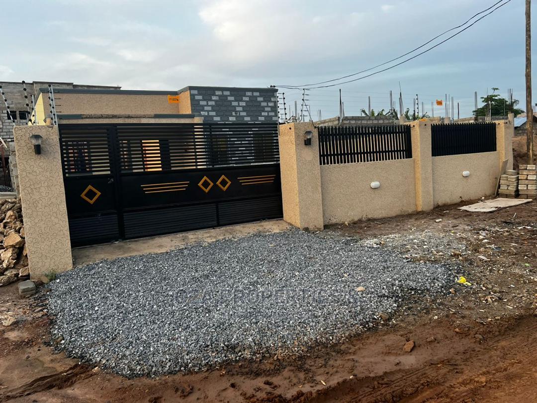 3bdrm House in Lake Side Estate for Sale in Lake Side Estate Houses