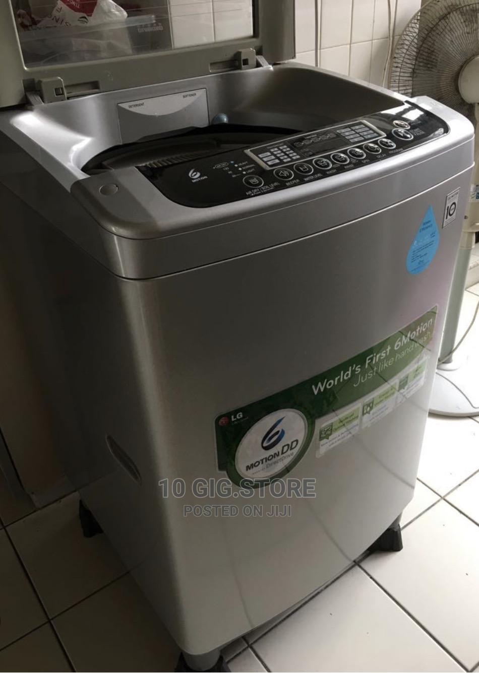 Standard LG T1066NEFVF2 10kg Smart Inverter Washing Machine in Adabraka