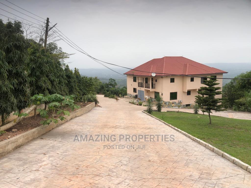 7bdrm House in 7Bedroom Mansion, Akuapim North for Sale in Akuapim