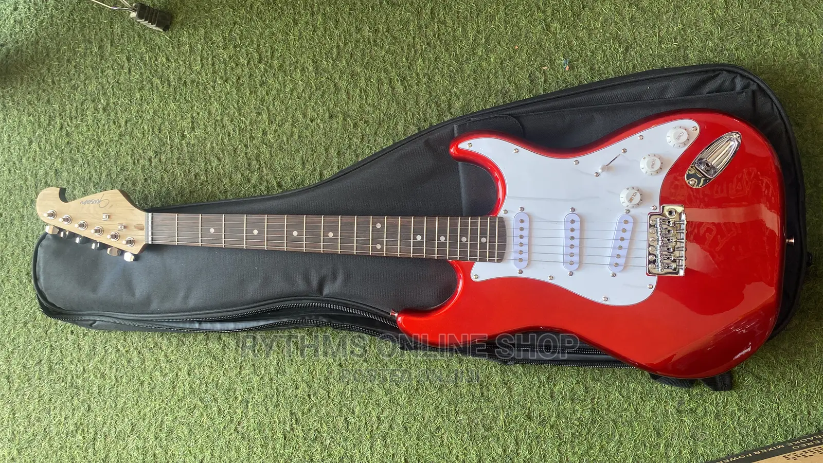 Lead Guitar With Bag in Accra Metropolitan Musical Instruments & Gear, Rythms Online Shop