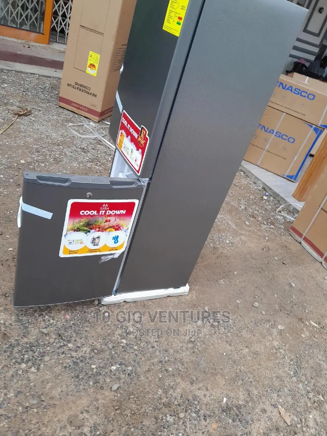 Zara Fridge Bottom Freezer 201 Litres Silver in Adabraka Kitchen