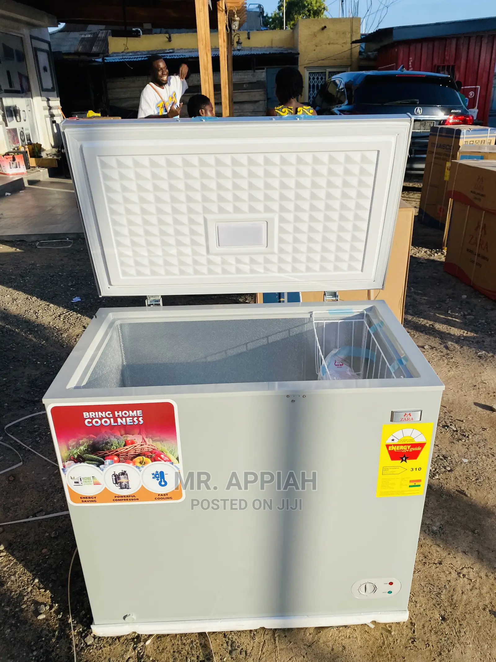 Energy and Cost Saving Zara 260 Chest Freezer(1 Door) in Adabraka