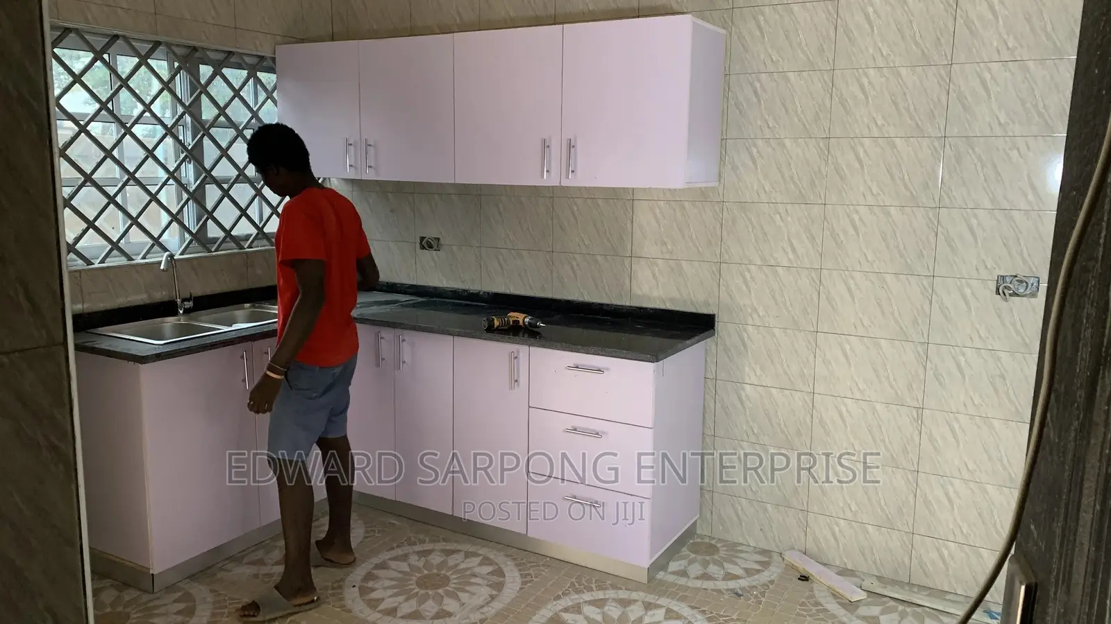 Minimalist Kitchen in Kumasi Metropolitan Furniture, Edward Sarpong Baffoe