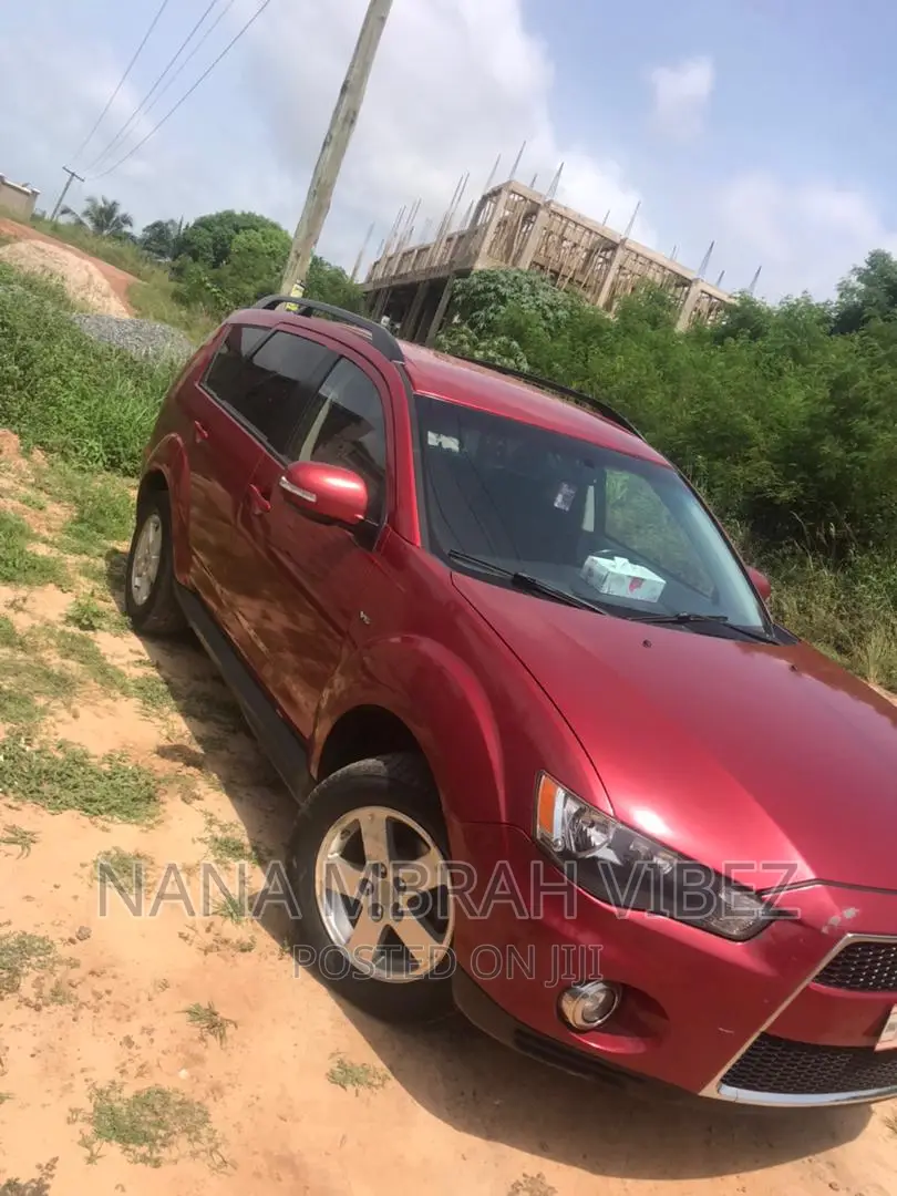 Mitsubishi Outlander SE (AWC) 2013 Burgundy in Takoradi Cars, Nana