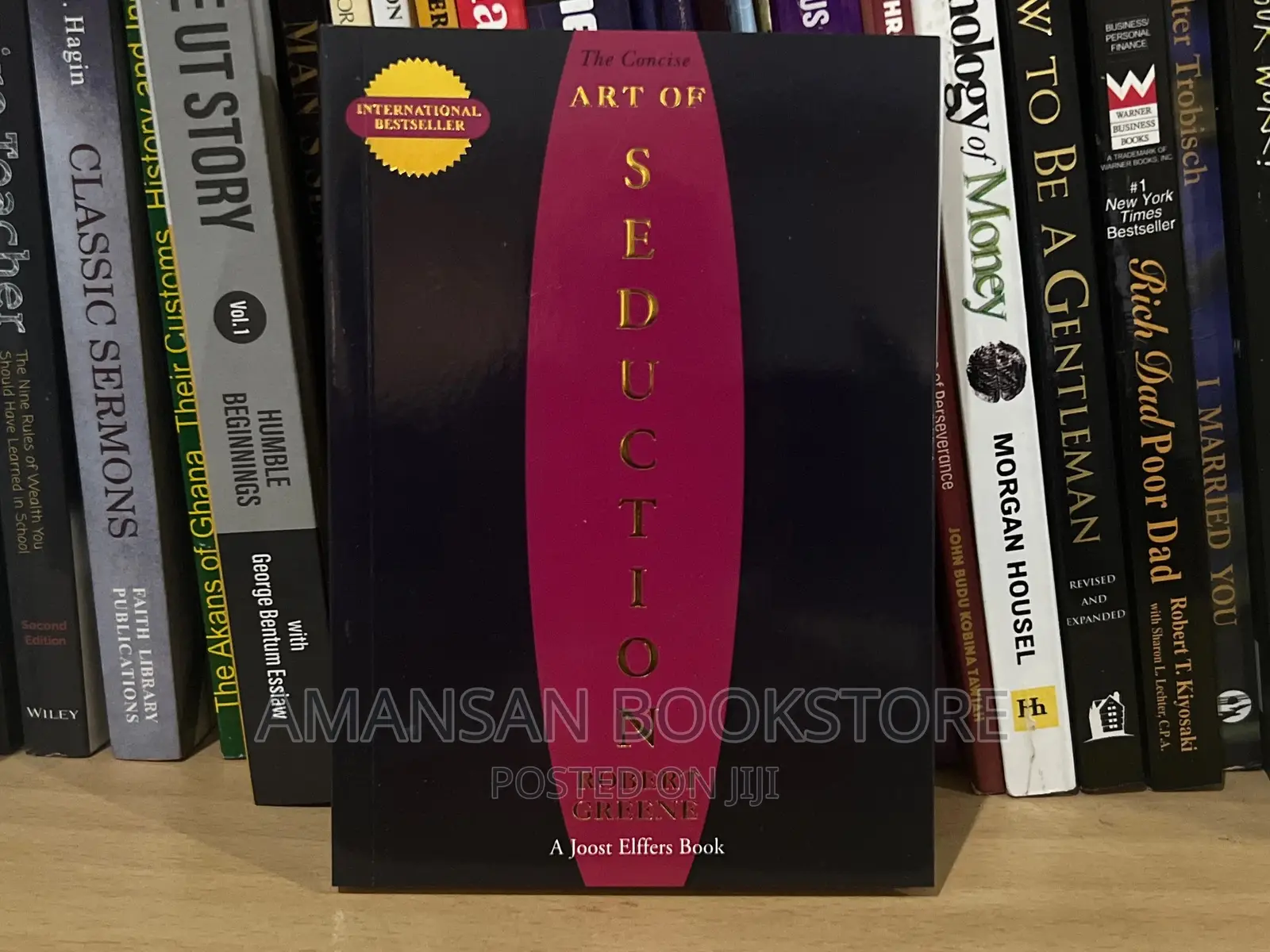 The Concise Art of Seduction by Robert Greene in Spintex - Books