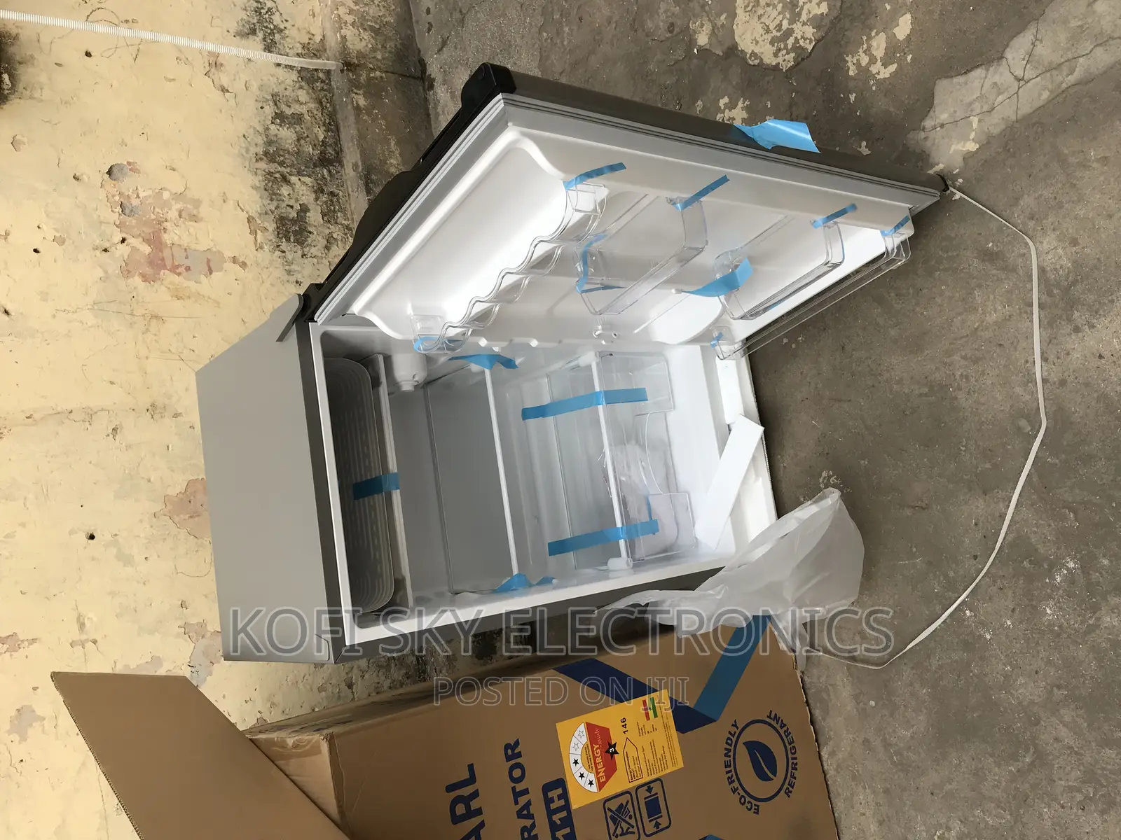 Grab Spectacular Pearl 89liters Table Top Single Door Fridge in