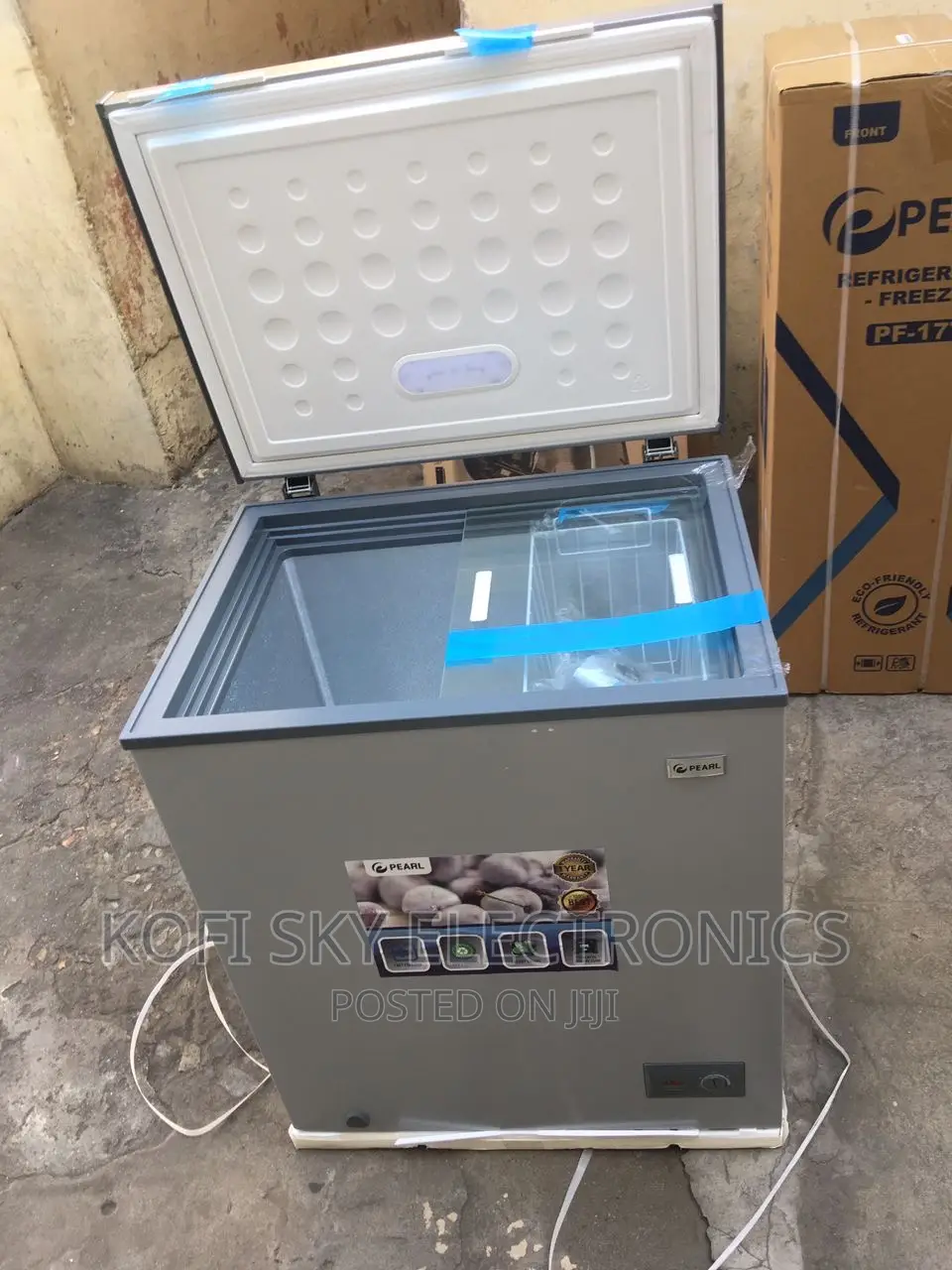 Super Perfect Pearl 145liters Chest Freezer in Adabraka Kitchen