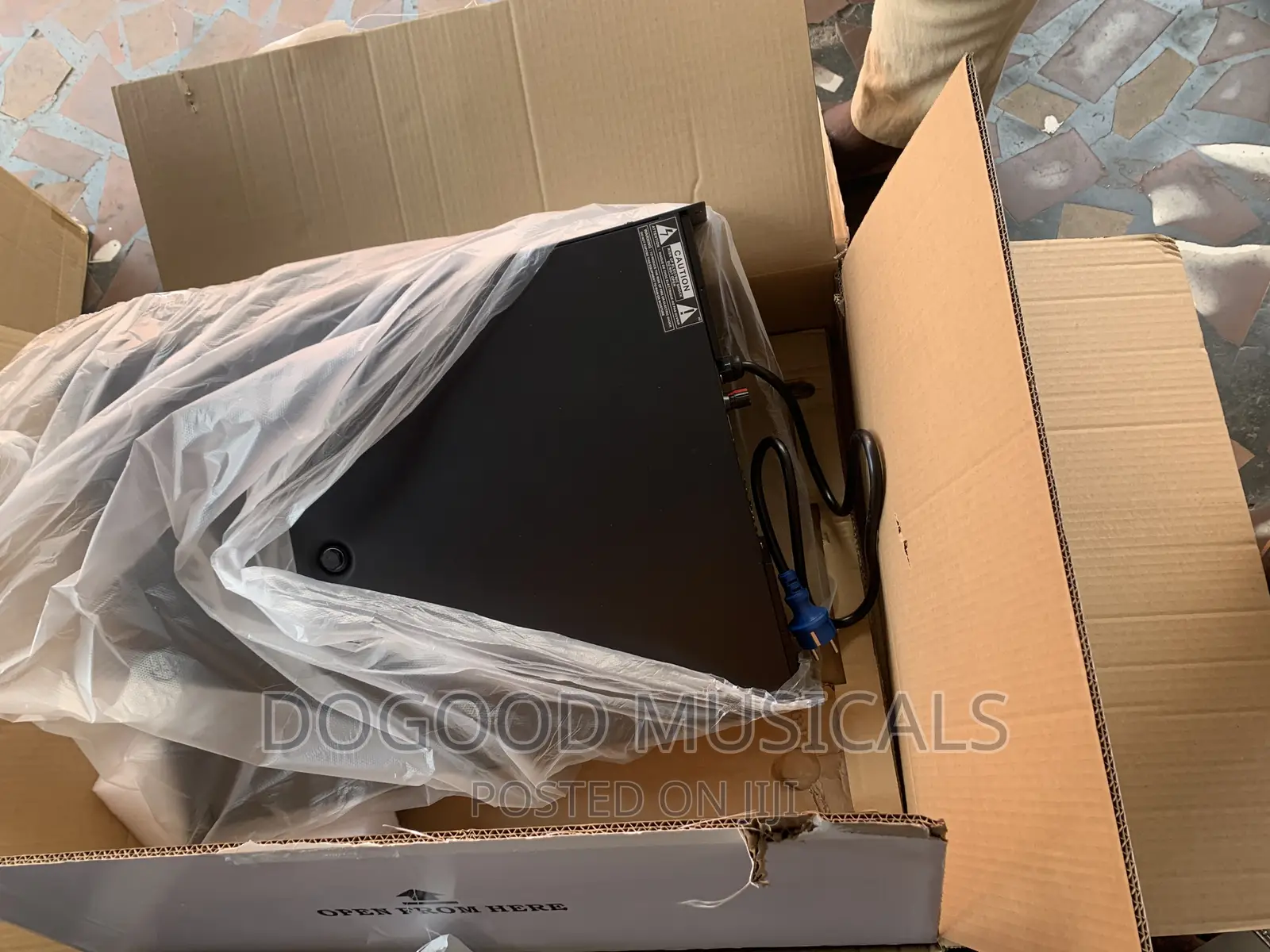 CREST AUDIO CA12 2800w Power Amplifier in Accra Metropolitan - Audio