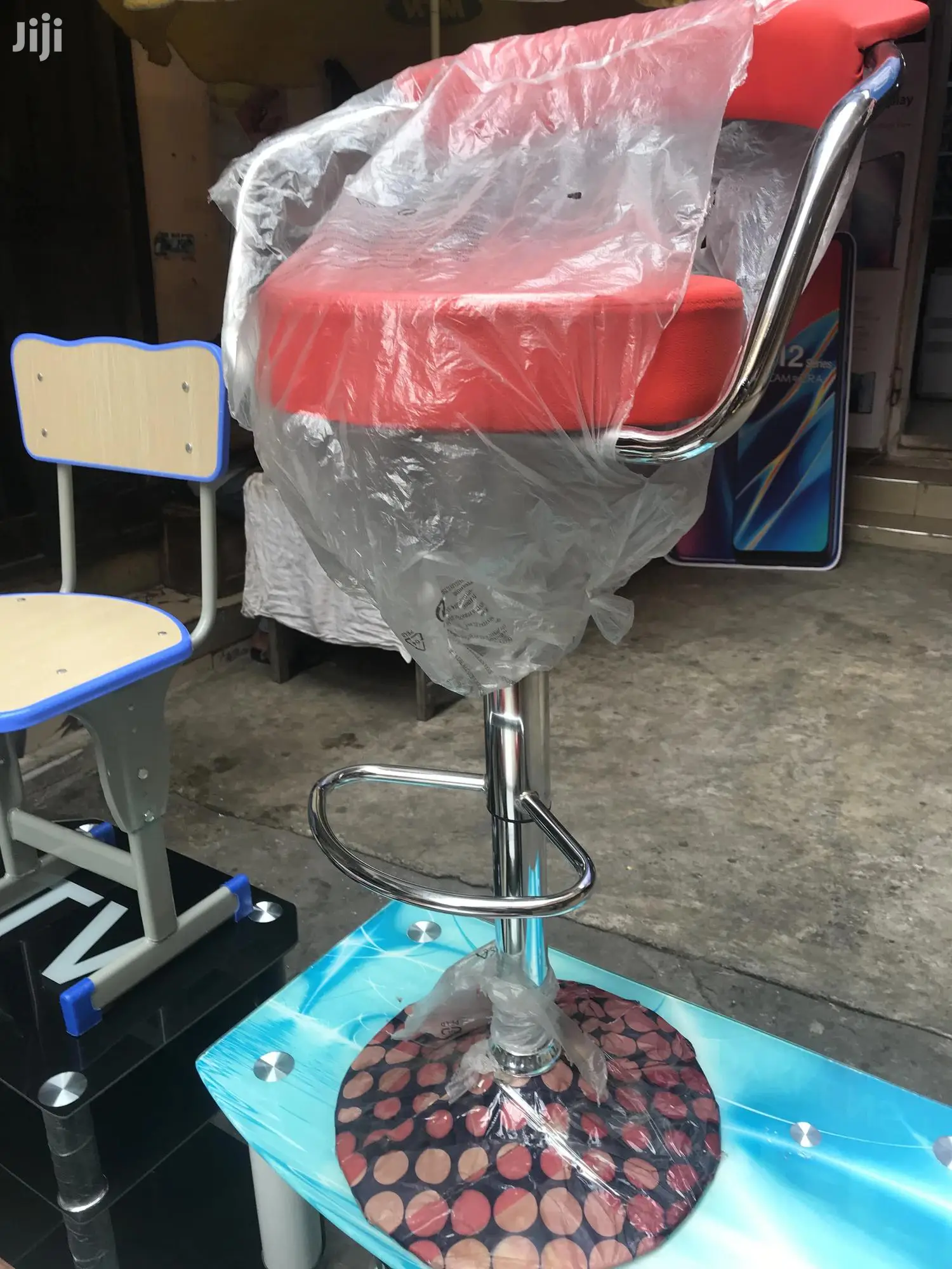 Barber Saloon / Bar Chair/ Studio Chairs in Accra Metropolitan Salon